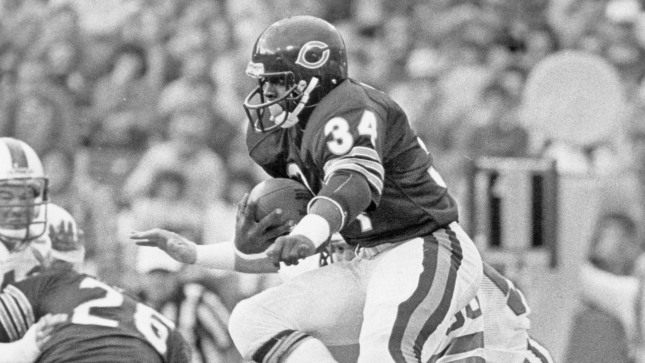 Chicago Bears - TODAY IN BEARS HISTORY: On January 28, 1975, the Bears  selected Walter Payton with the 4th pick in the NFL Draft. Does anyone  notice anything unusual about this photo?