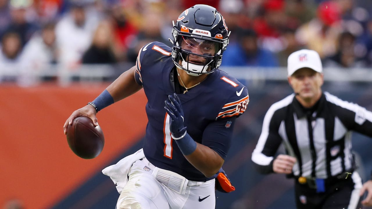 Chicago Bears tight end Trevon Wesco (88) runs off the field after