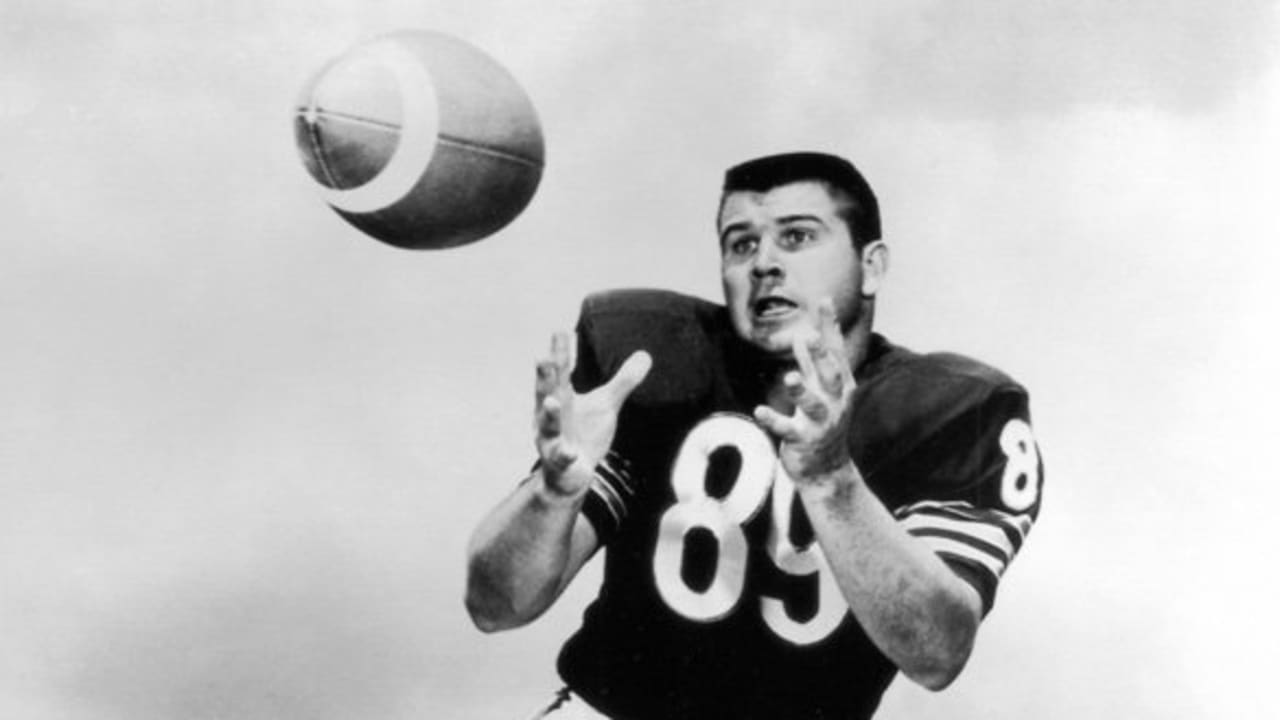 Archival black-and-white photograph of Mike Ditka wearing Chicago Bears number 89 as a tight end