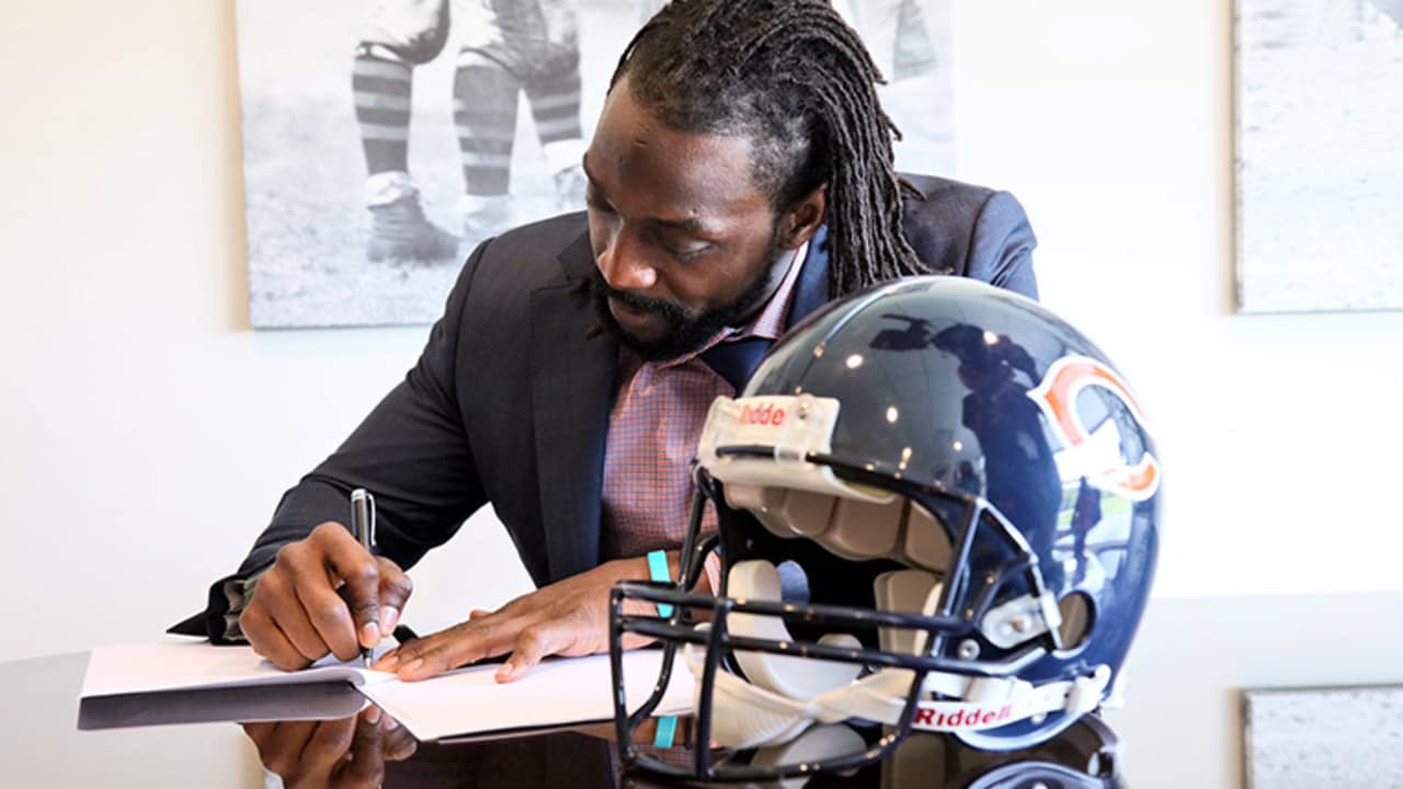 Emma: Charles Tillman Leaves Lasting Bears Legacy - CBS Chicago