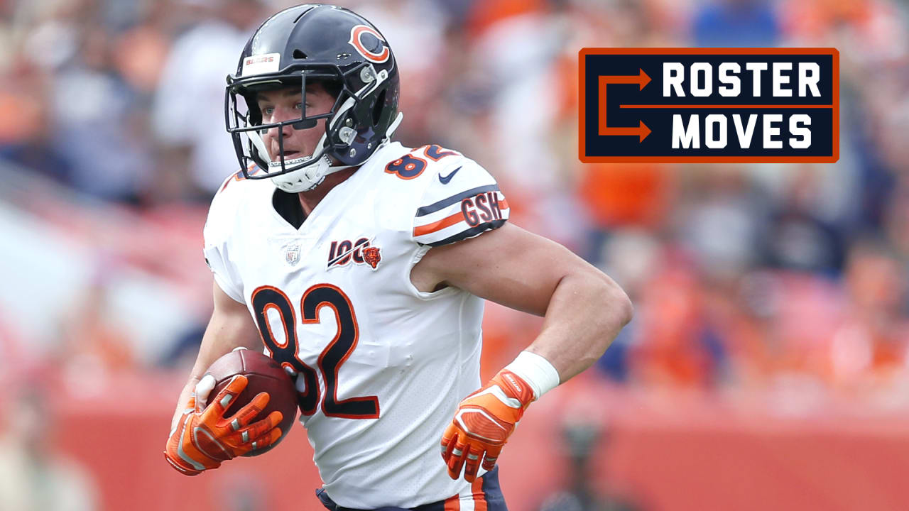 Chase Claypool Signs Old Mitch Trubisky Jersey at Soldier Field