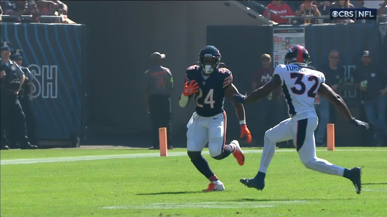 Khalil Herbert Every Run and Catch vs Denver Broncos, 2023 Week 4