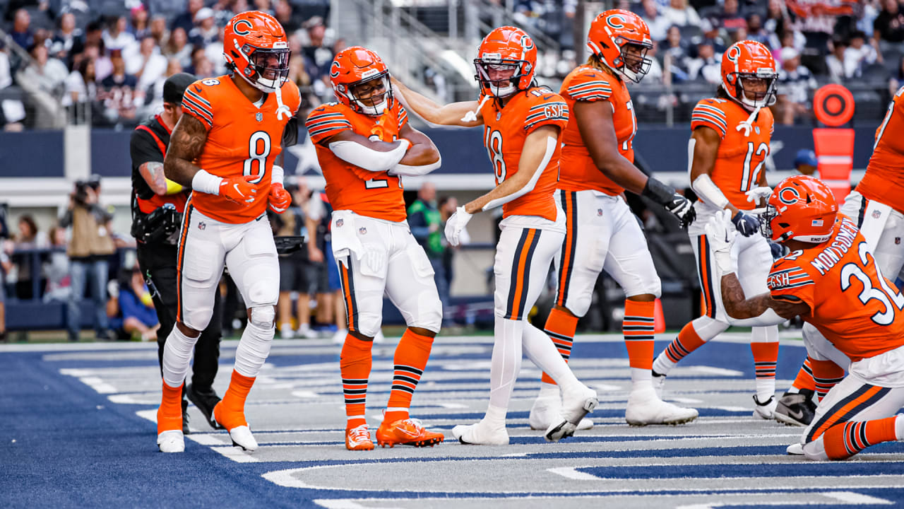 WATCH: Justin Fields finds Khalil Herbert for a long Bears TD