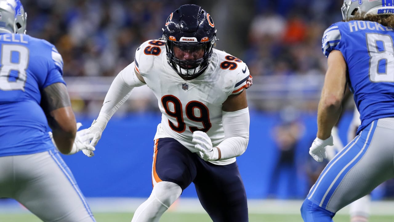 Roquan Smith hosts camp, has HS number retired