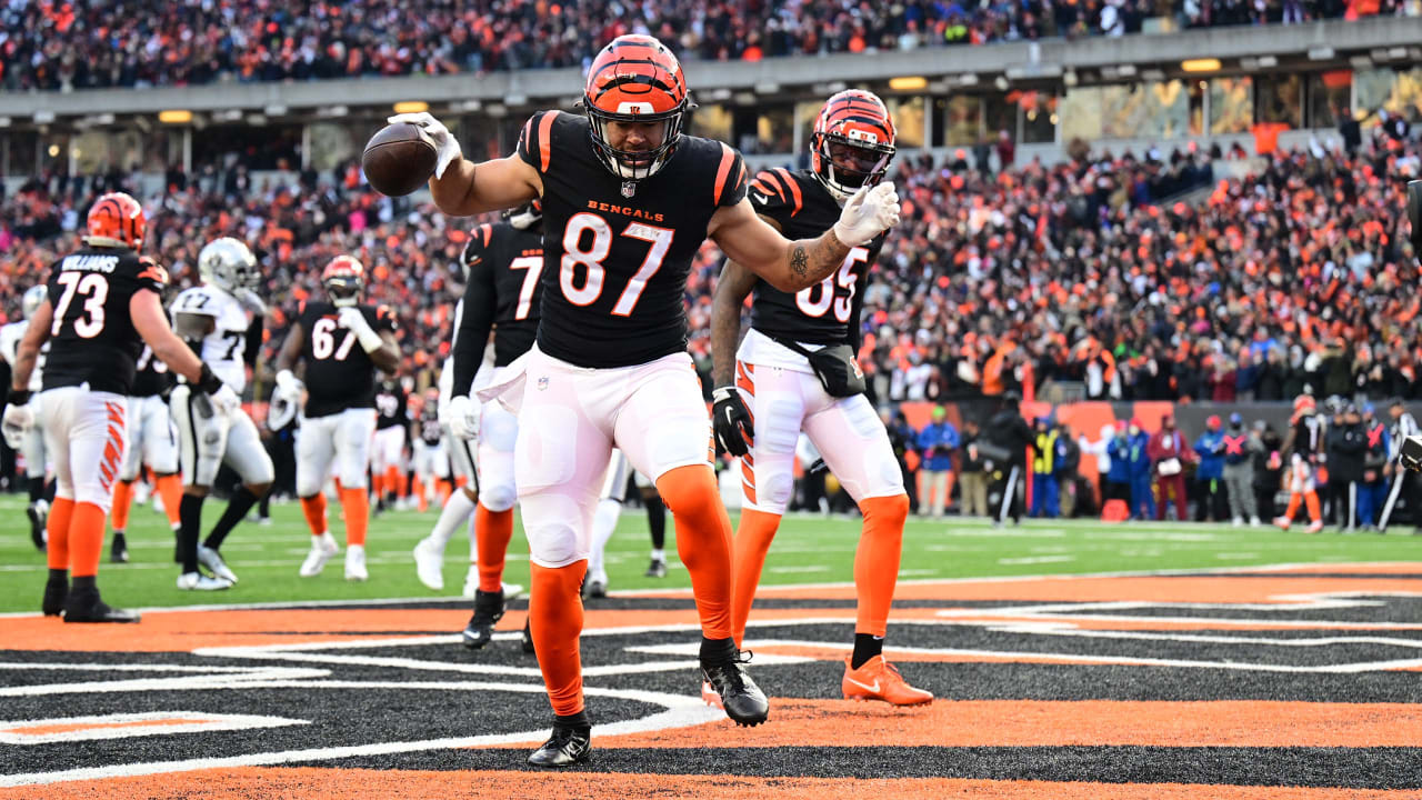 Quick Hits: C.J. Uzomah merges the Bengals past and present in the playoff  win