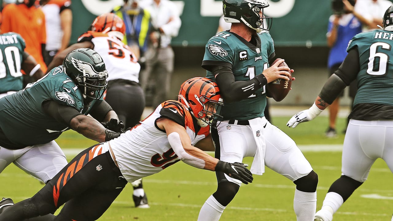 Philadelphia Eagles defense pummels Carson Wentz with 9 sacks in