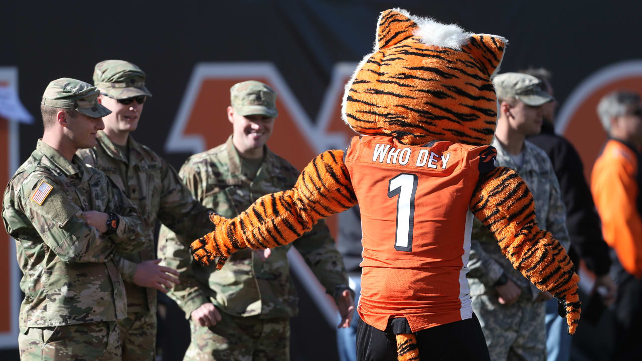 Bengals Host "Salute to Service" on Sunday