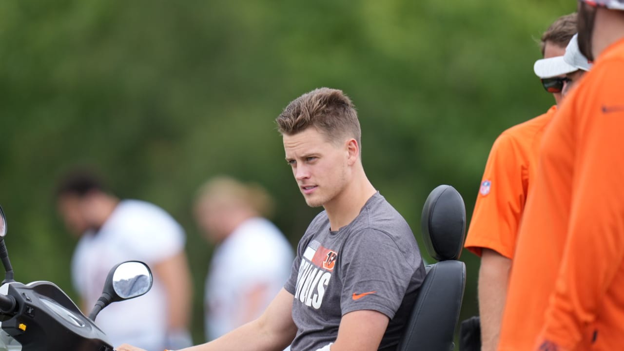 Joe Burrow kisses Evan McPherson after Bengals beat Titans at the gun -  Cincy Jungle