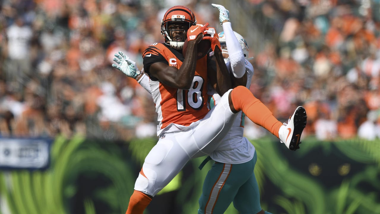 Bengals WR A.J. Green signs franchise tag tender Friday, July 17