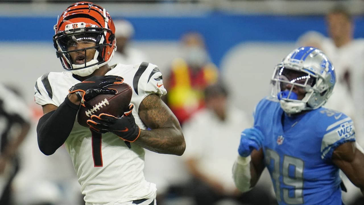 Browns look scary good against Chase-less Bengals, whose late