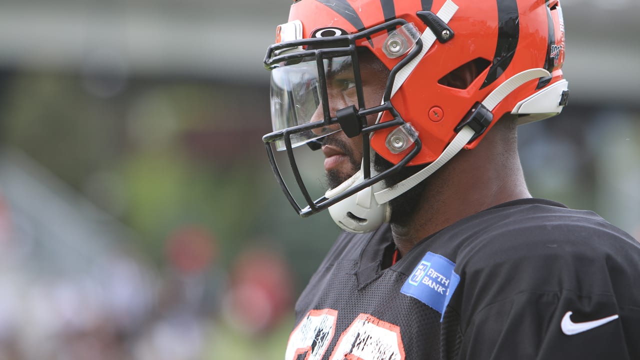 Geno Atkins: Former Bengals lineman to meet with Cowboys' team doctor