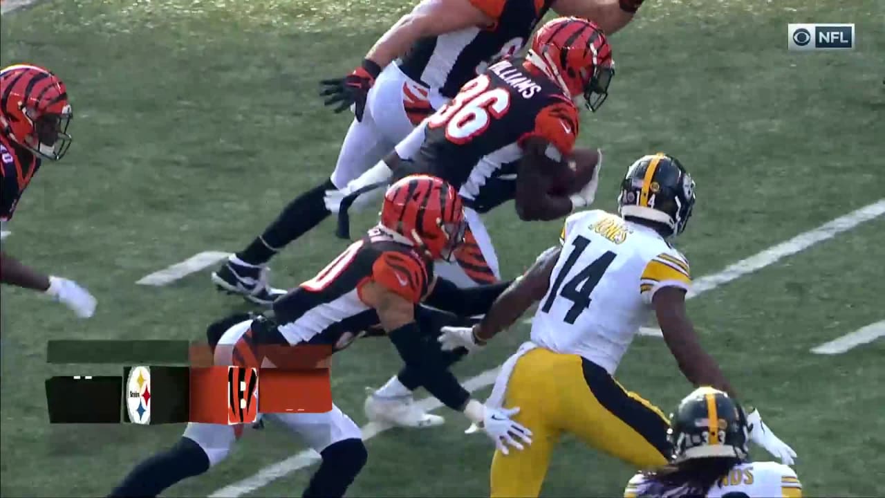 Shawn Williams snags Mason Rudolph's deflected pass for INT