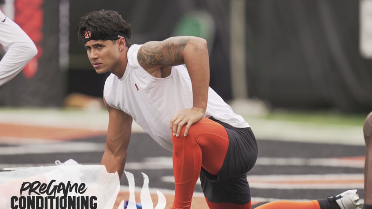 Photos: Bengals Warm Up for Atlanta