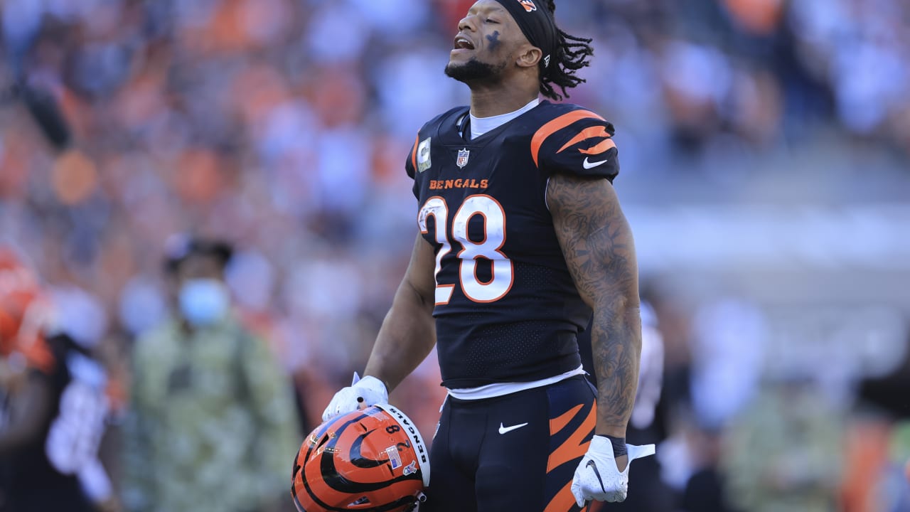 Bengals Wave White Flag, Pull Burrow Against Browns After Awful Performance