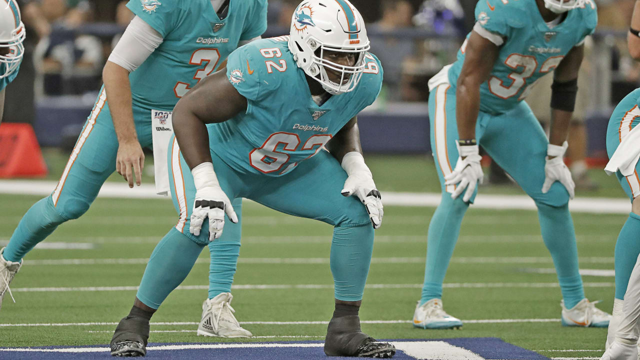 The Bengals claimed guard Shaq Calhoun from the Miami Dolphins