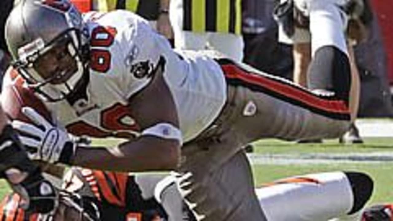 Tampa Bay Buccaneers' fullback Mike Alstott leaps over Atlanta News  Photo - Getty Images