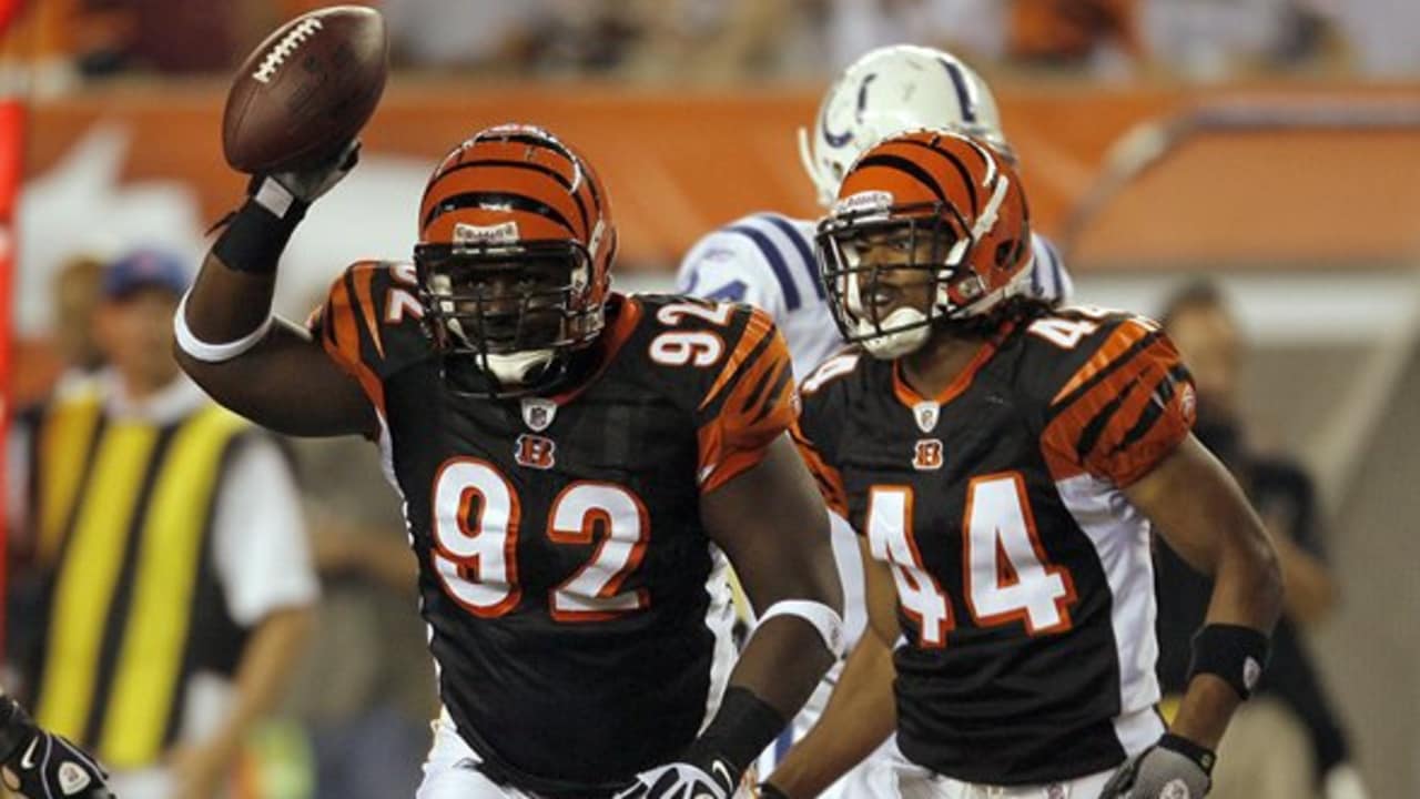 77 Cincinnati Bengals Frostee Rucker Photos & High Res Pictures - Getty  Images