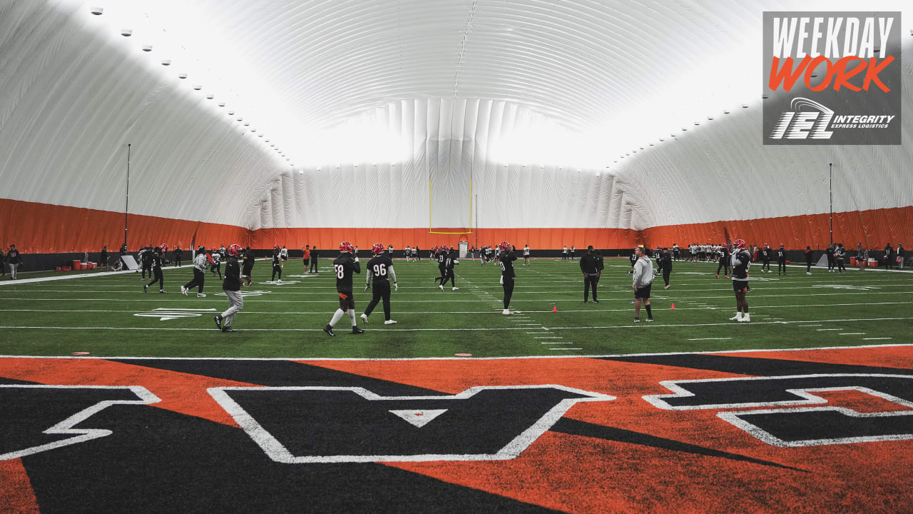 PHOTOS Bengals Practice in the Indoor Facility for the First Time