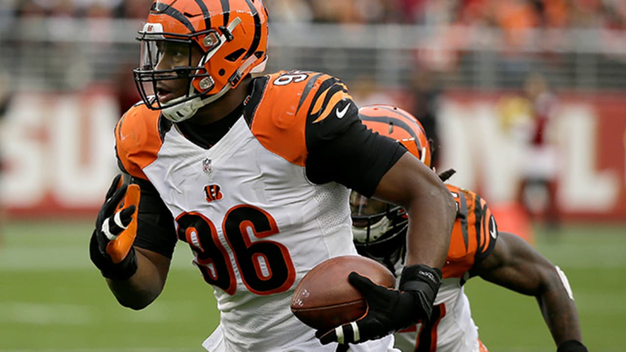 Chiefs DE Carlos Dunlap joins NFL's QB-sack century club