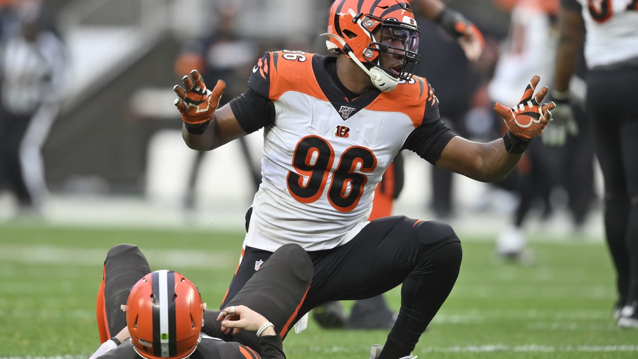 Bengals defensive end Carlos Dunlap 