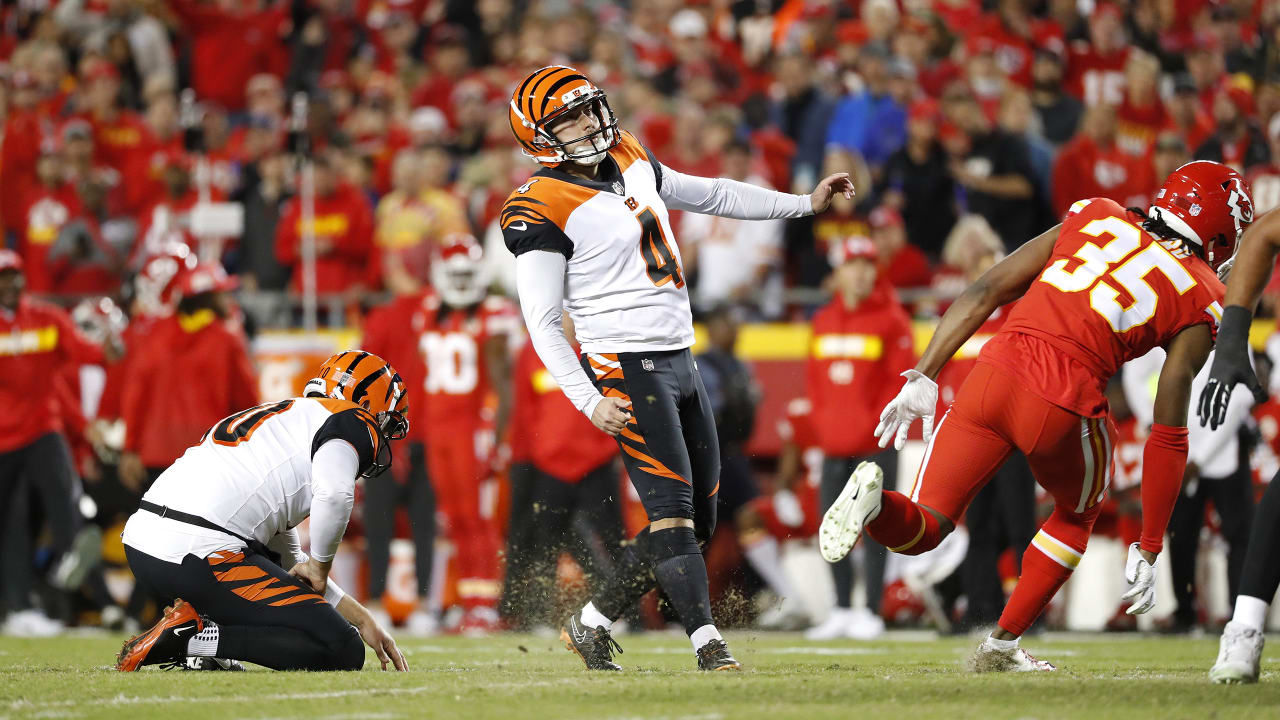 Cincinnati Bengals' Giovani Bernard (25) celebrates his touchdown with  Andre Smith (71) during the second half of play agains the Kansas City  Chiefs at Paul Brown Stadium in Cincinnati, Ohio, October 4