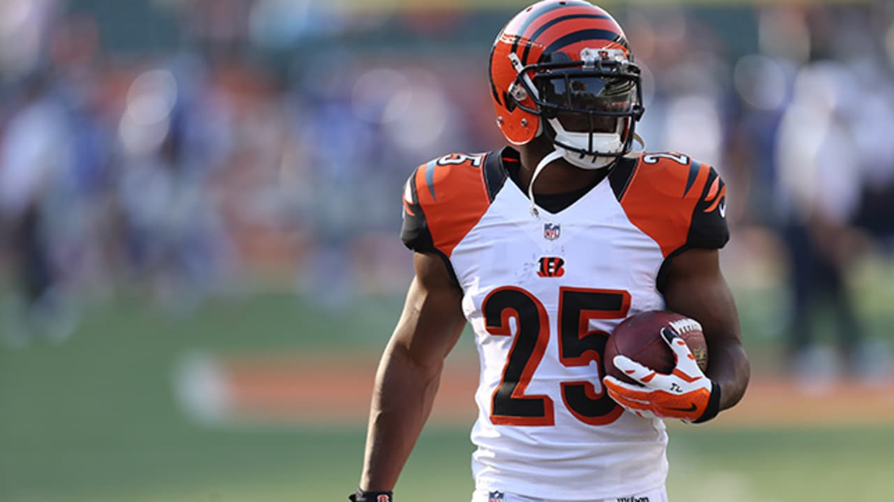 Crucial Catch - Bengals Giovani Bernard Signed Game Issued