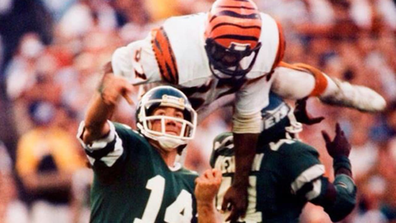 Defensive End Mark Gastineau Highlights 