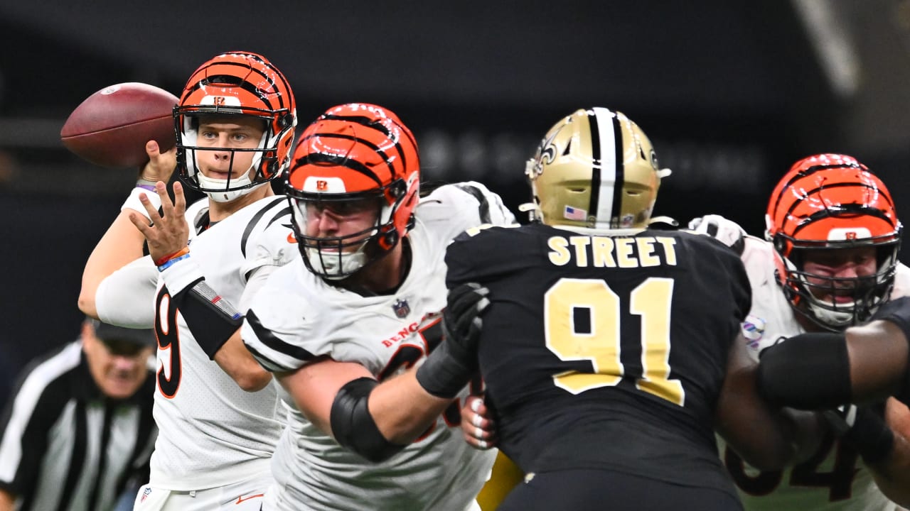 Joe Burrow showed up to Bengals-Saints game in a LSU jersey (Video)