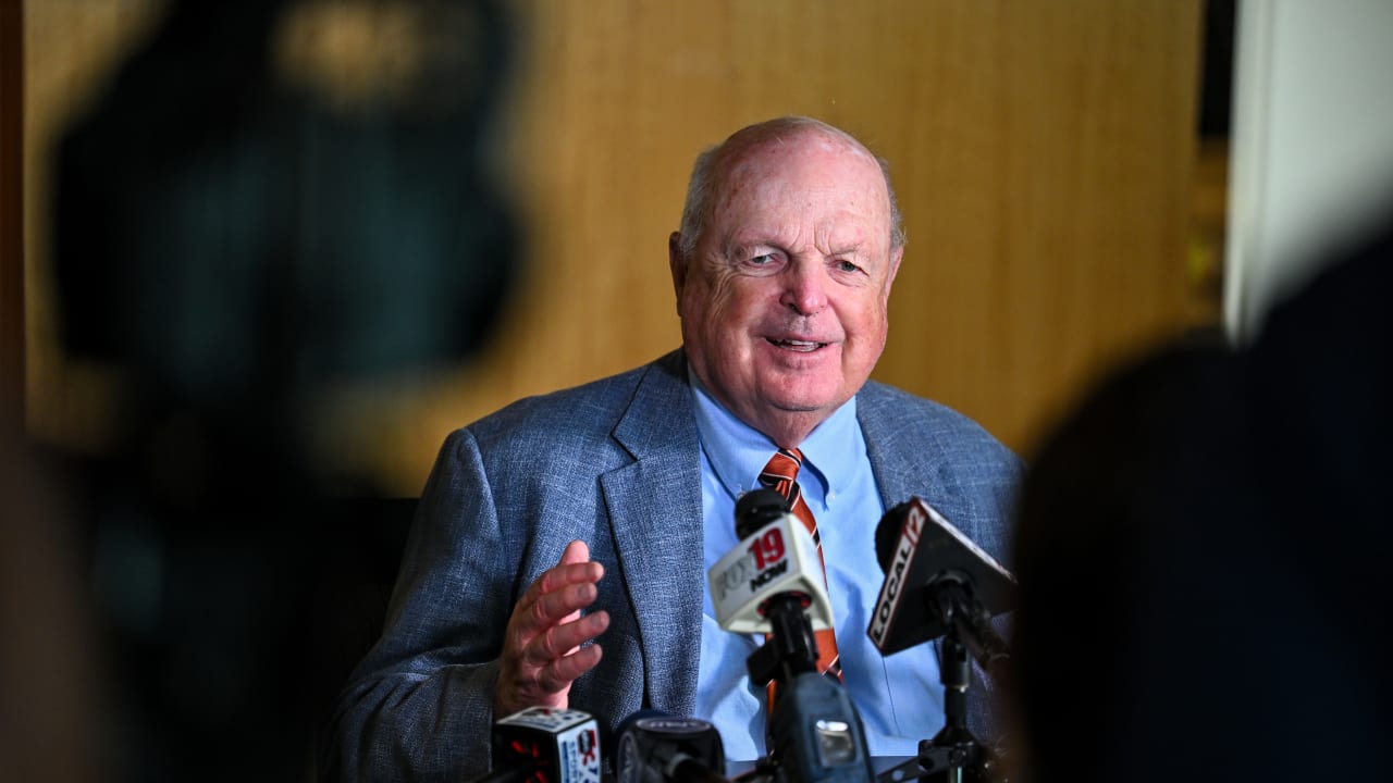 Mike Brown's Quest To Hold A Lombardi Begins As Camp Opens 'I would
