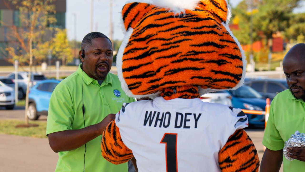 Bengals host pep rally at Woodlawn Elementary