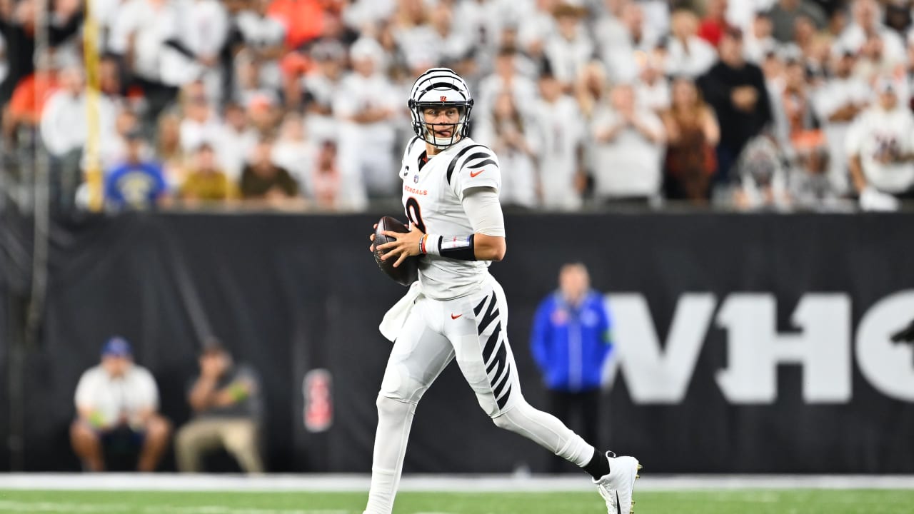 Bengals' Joe Burrow shows off swing, launches four home runs