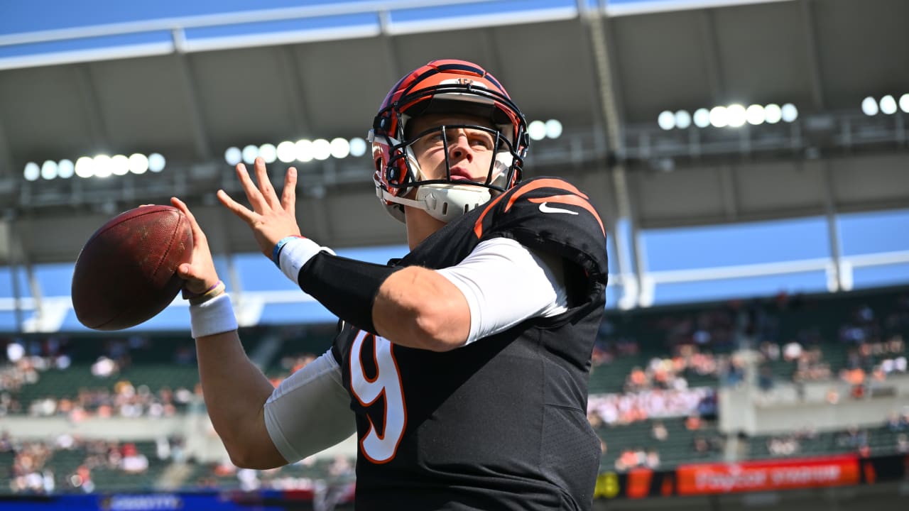 LOOK: Joe Burrow reps Bengals wide receivers with gameday outfit - On3