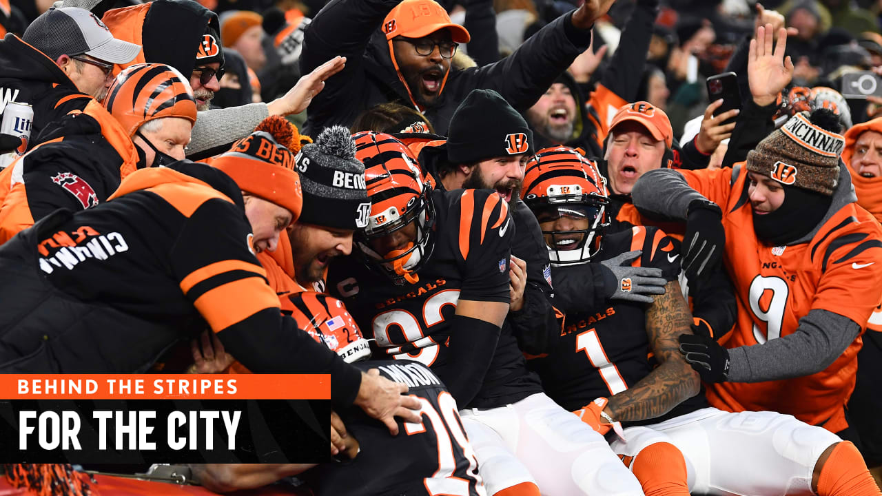 Cincinnati Bengals center Ted Karras (64) looks to make a block during an  NFL football game against the Cleveland Browns, Monday, Oct. 31, 2022, in  Cleveland. (AP Photo/Kirk Irwin Stock Photo - Alamy