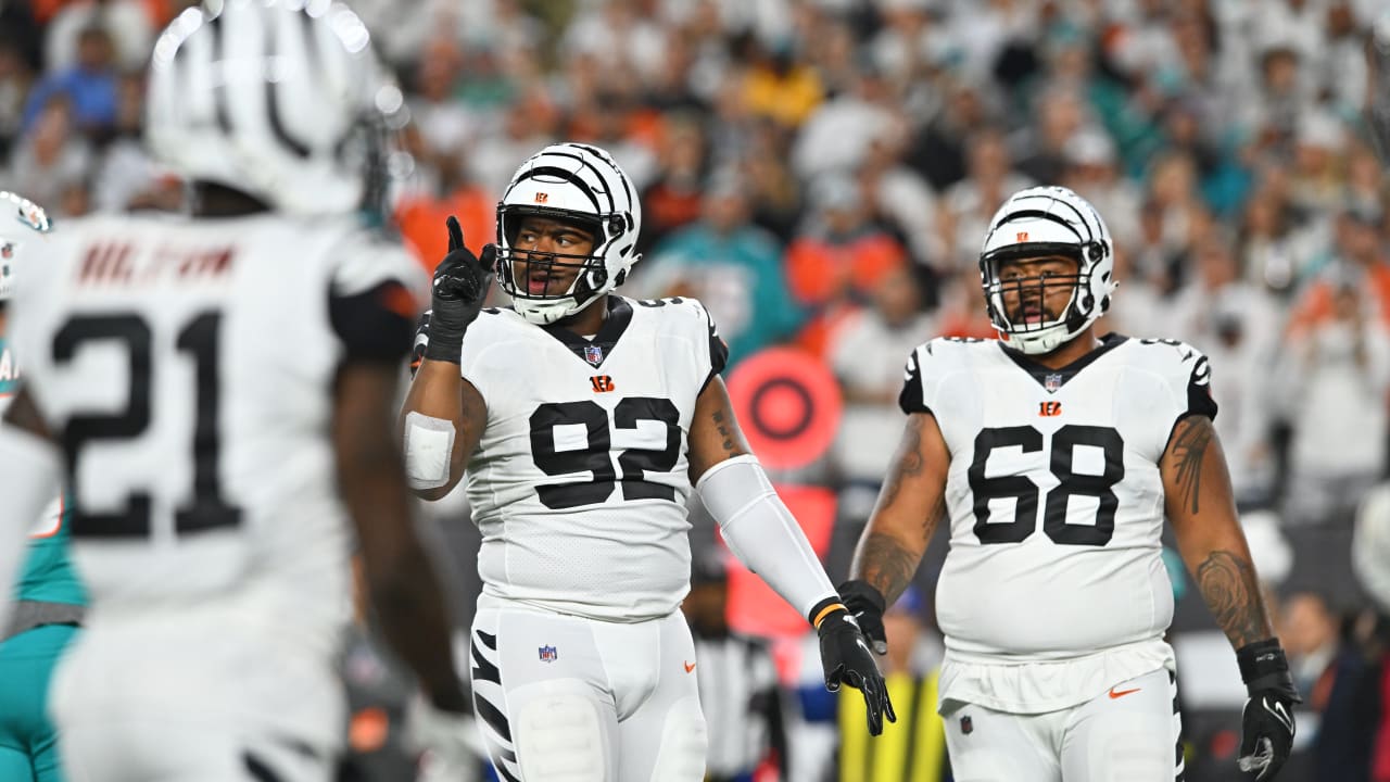 D.J. Reader of the Cincinnati Bengals and defensive end Josh Tupou