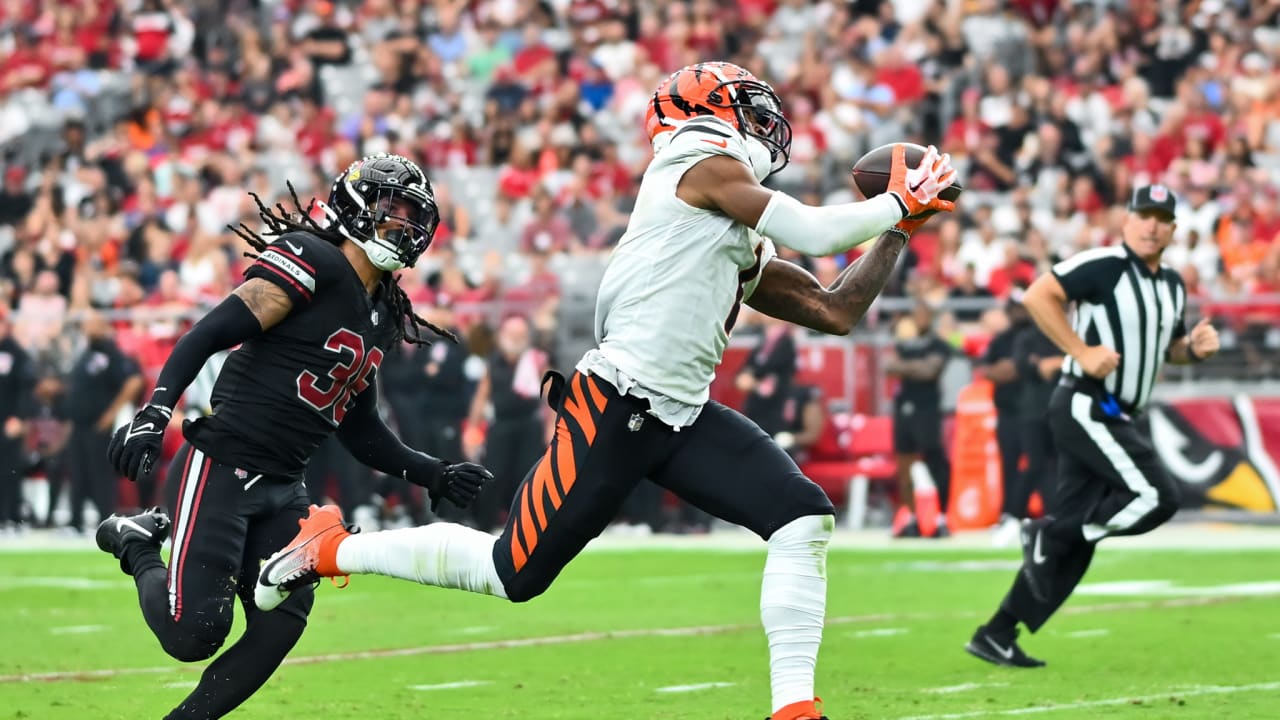 Cincinnati Bengals quarterback Jake Browning shows off his mobility with a  12-yard scramble to escape a muddy pocket