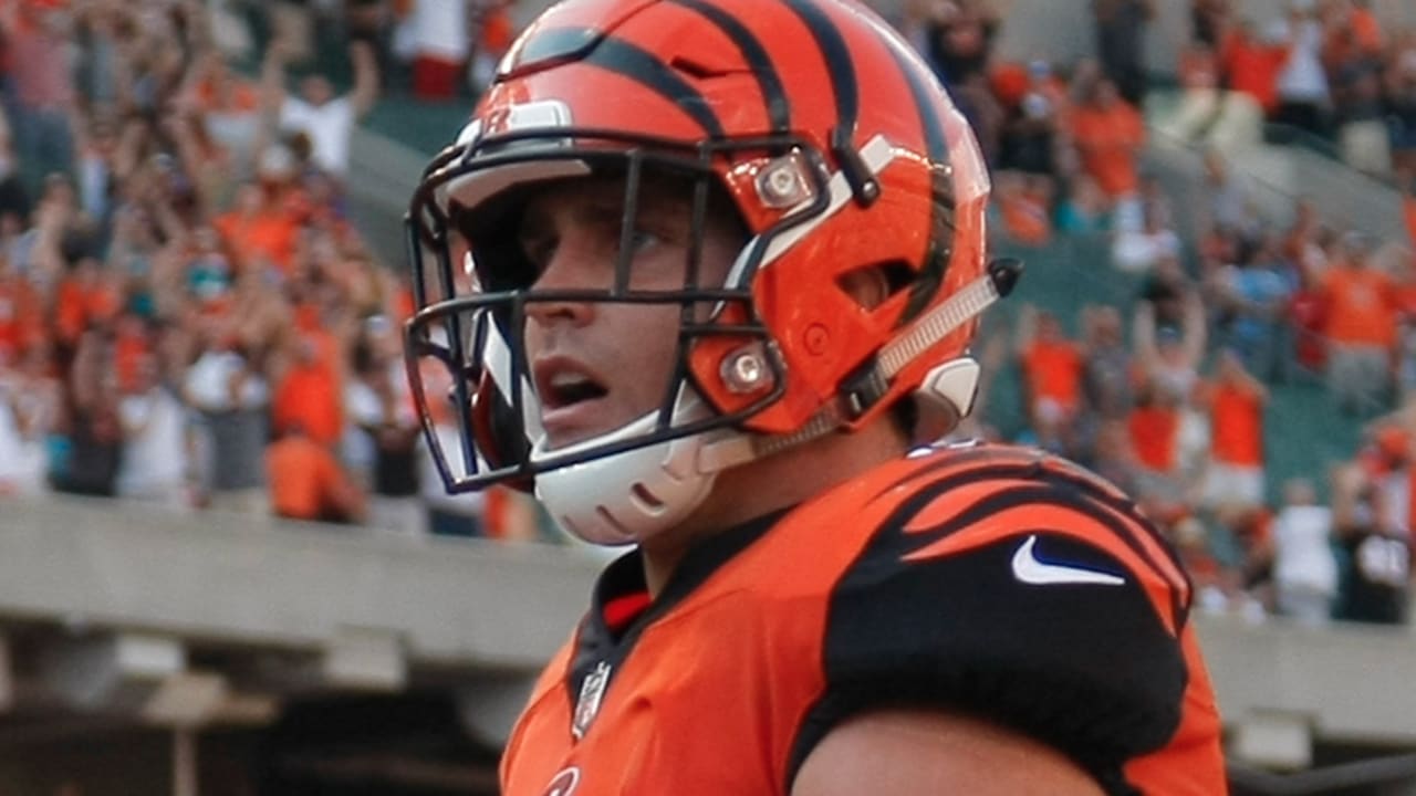 PHOTOS: Bengal Sam Hubbard leads football camp at Moeller