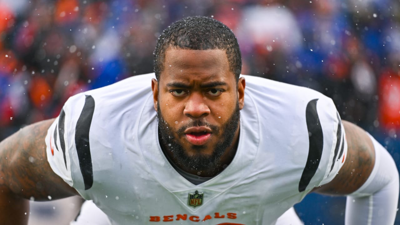 Cincinnati Bengals defensive end B.J. Hill (92) warms up before an