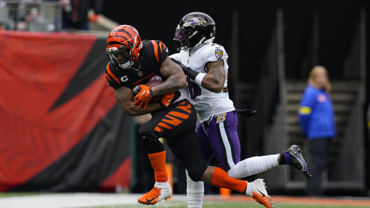 Watch: Bengals running back Mixon mic'd up for Monday Night Football win  over Rams