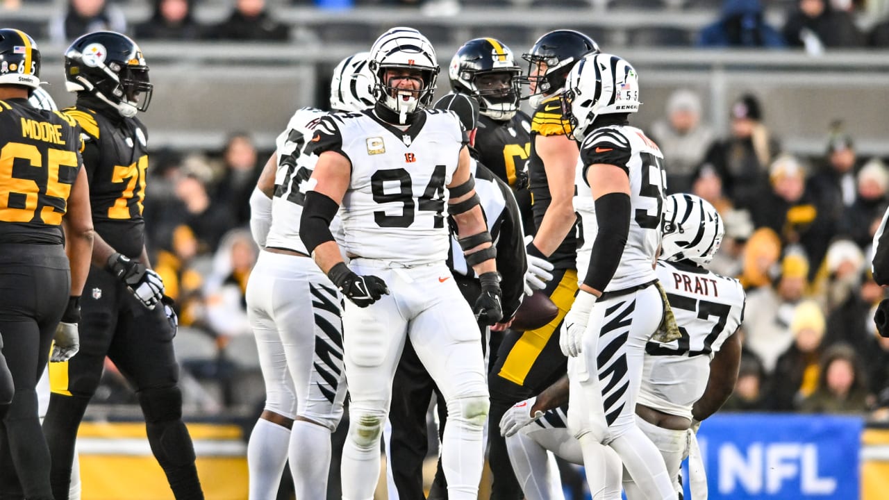 Cincinnati Bengals defensive end Sam Hubbard (94) celebrates with Trey  Hendrickson, right, after making a sack during an NFL football game against  the Kansas City Chiefs, Sunday, Dec. 4, 2022, in Cincinnati. (