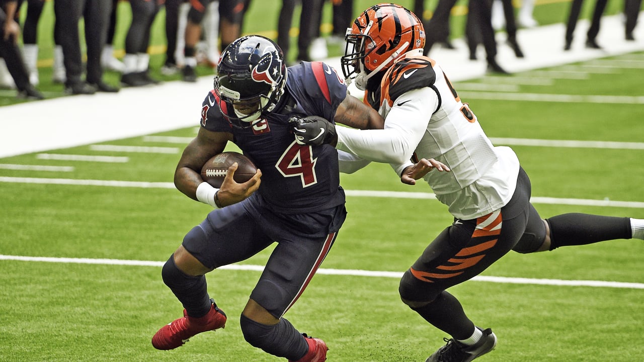 Texans' Deshaun Watson does a victory lap around Dolphins' Brock