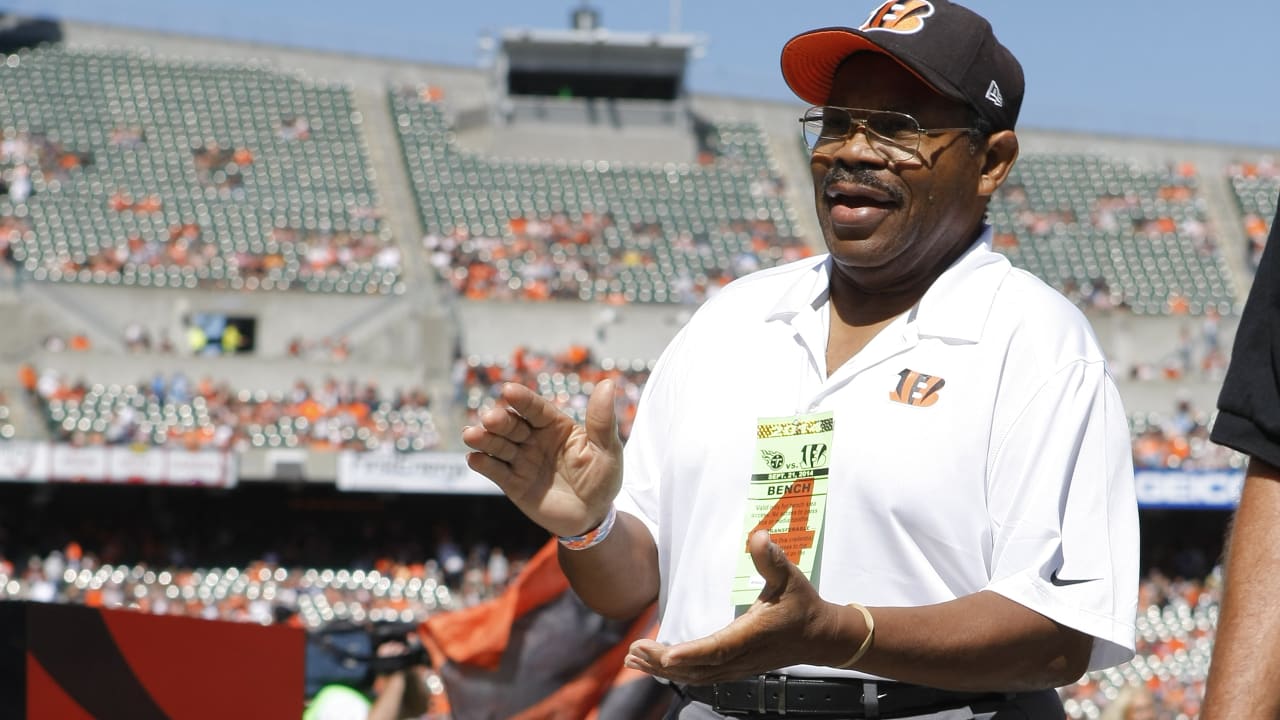 Ex-Bengals OT Willie Anderson asks owner Mike Brown to honor past players -  Cincy Jungle