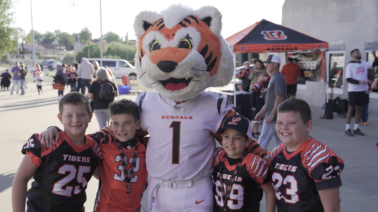 Bengals host pep rally at Woodlawn Elementary