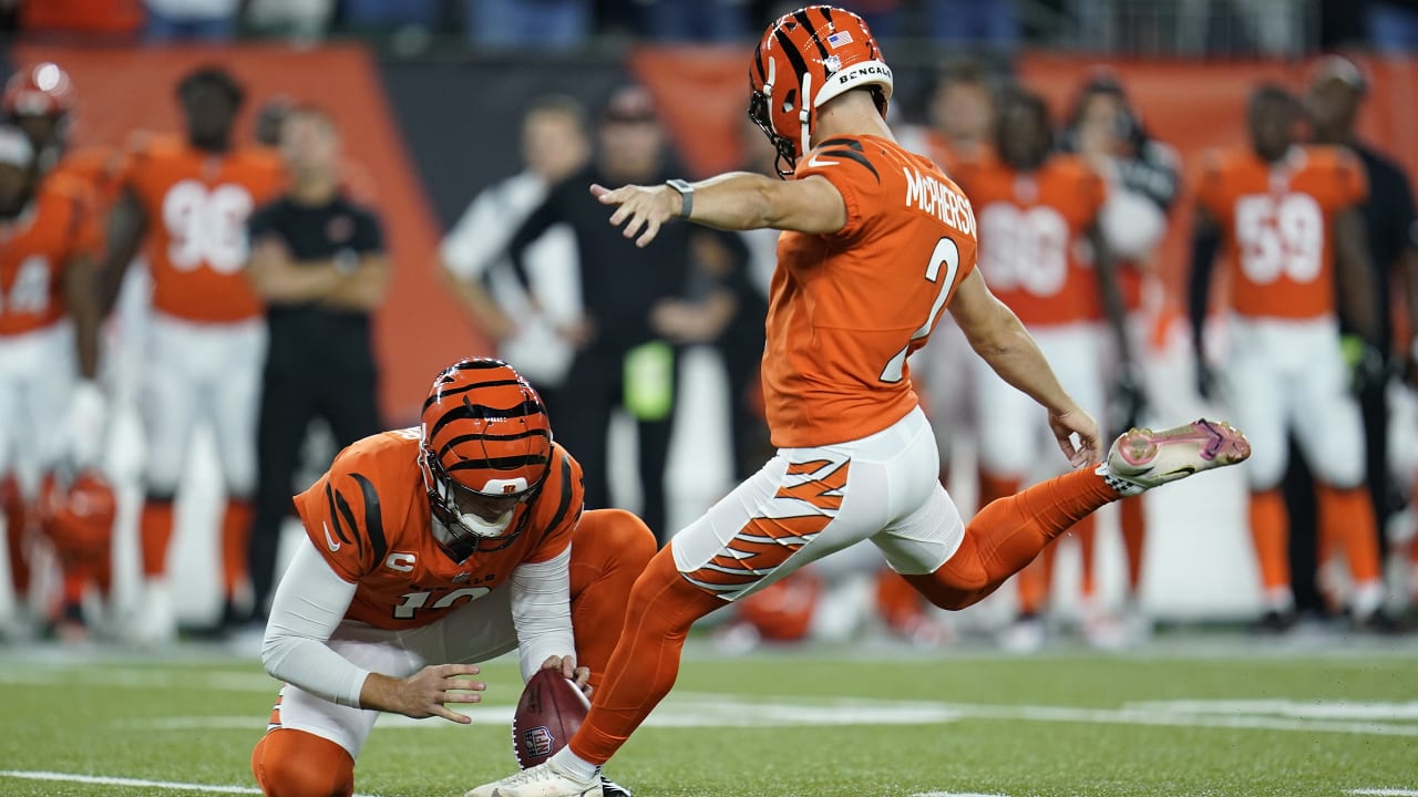 Cincinnati Bengals kicker Evan McPherson's 35-yard field goal gives Bengals  a walk-off win