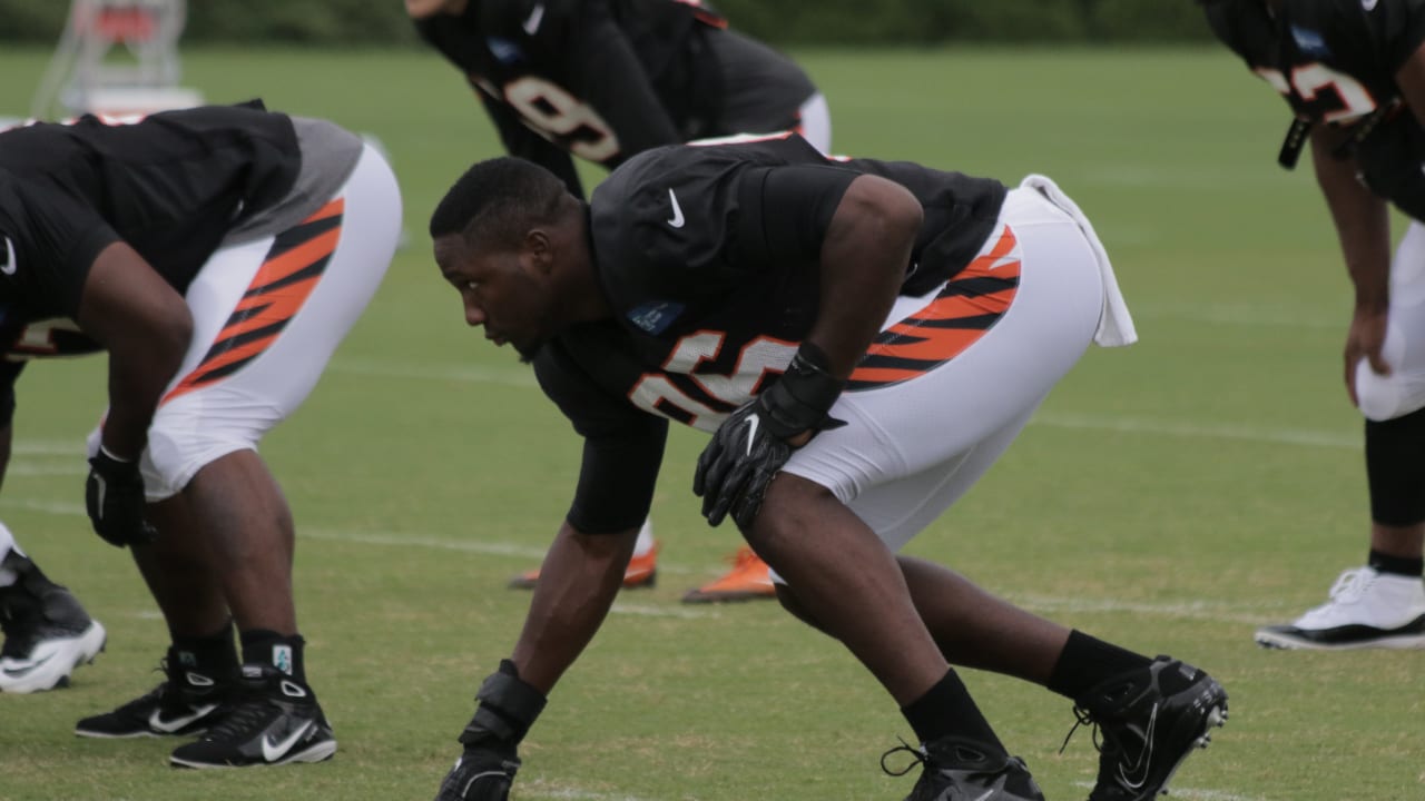 Carlos Dunlap arrives at camp, Chiefs complete a fairly quick practice  before off day Friday