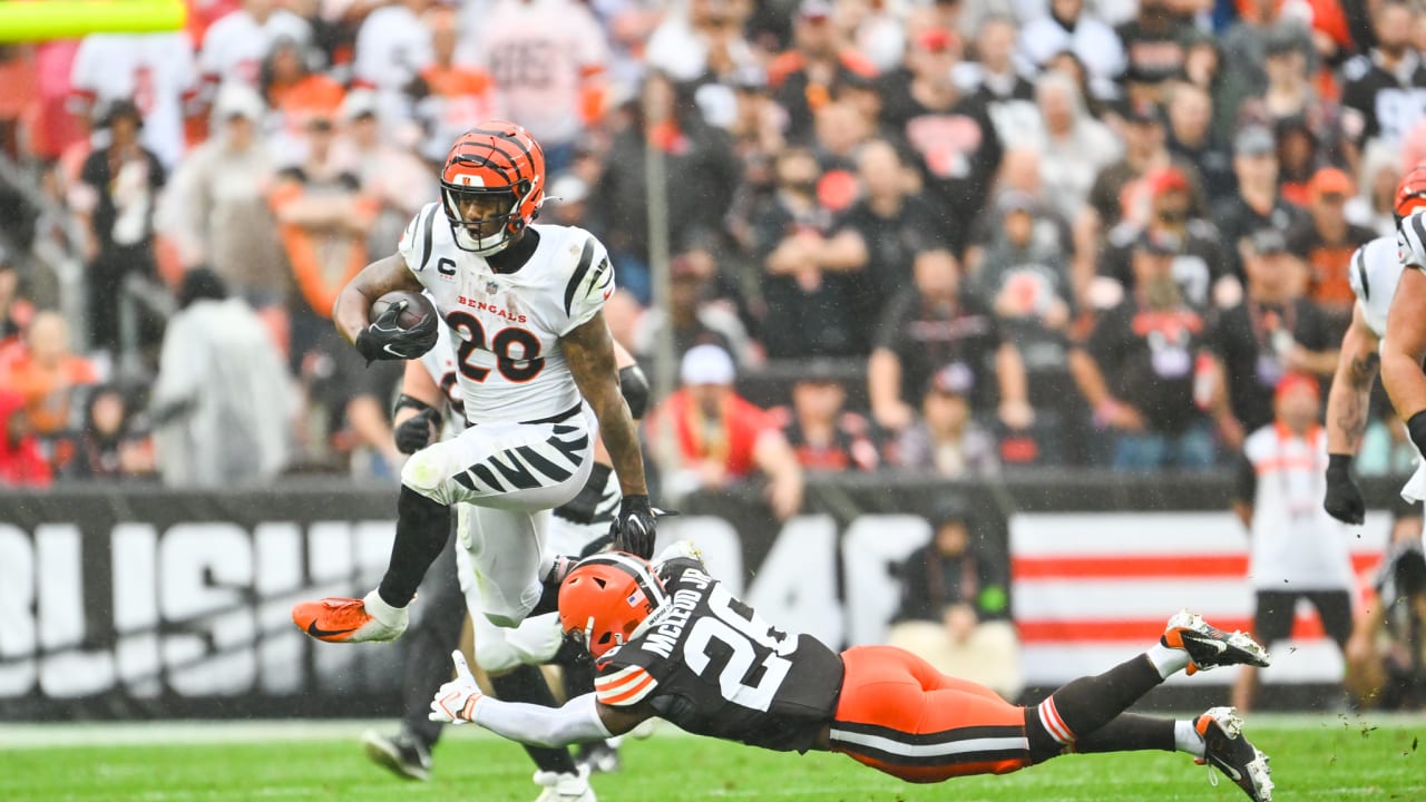 Quick Hits: Bengals Plan 'To Fire Away Again,' In Search Of Big Plays;  Rainy Day Thoughts; Mixon Leads Efficient Backs; Building Blocks Prepping  For Ravens