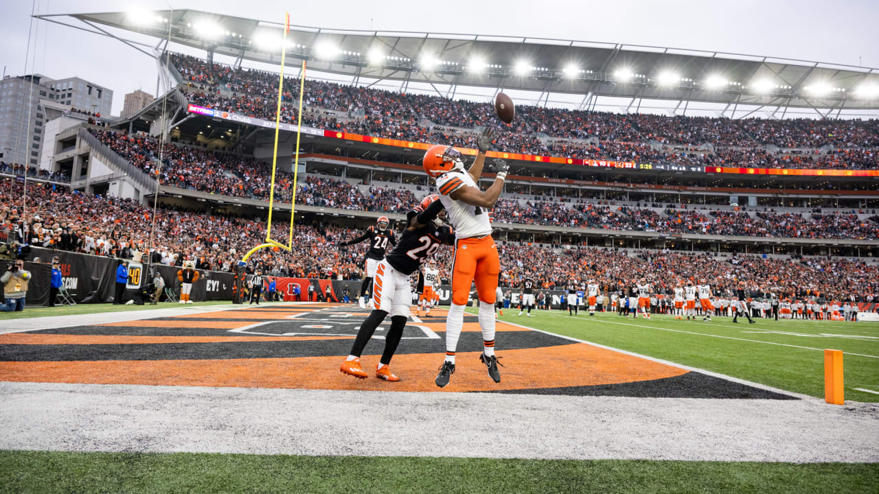 Bengals CB Cam Taylor-Britt passes crunchtime tests from Deshaun Watson,  Browns - The Athletic