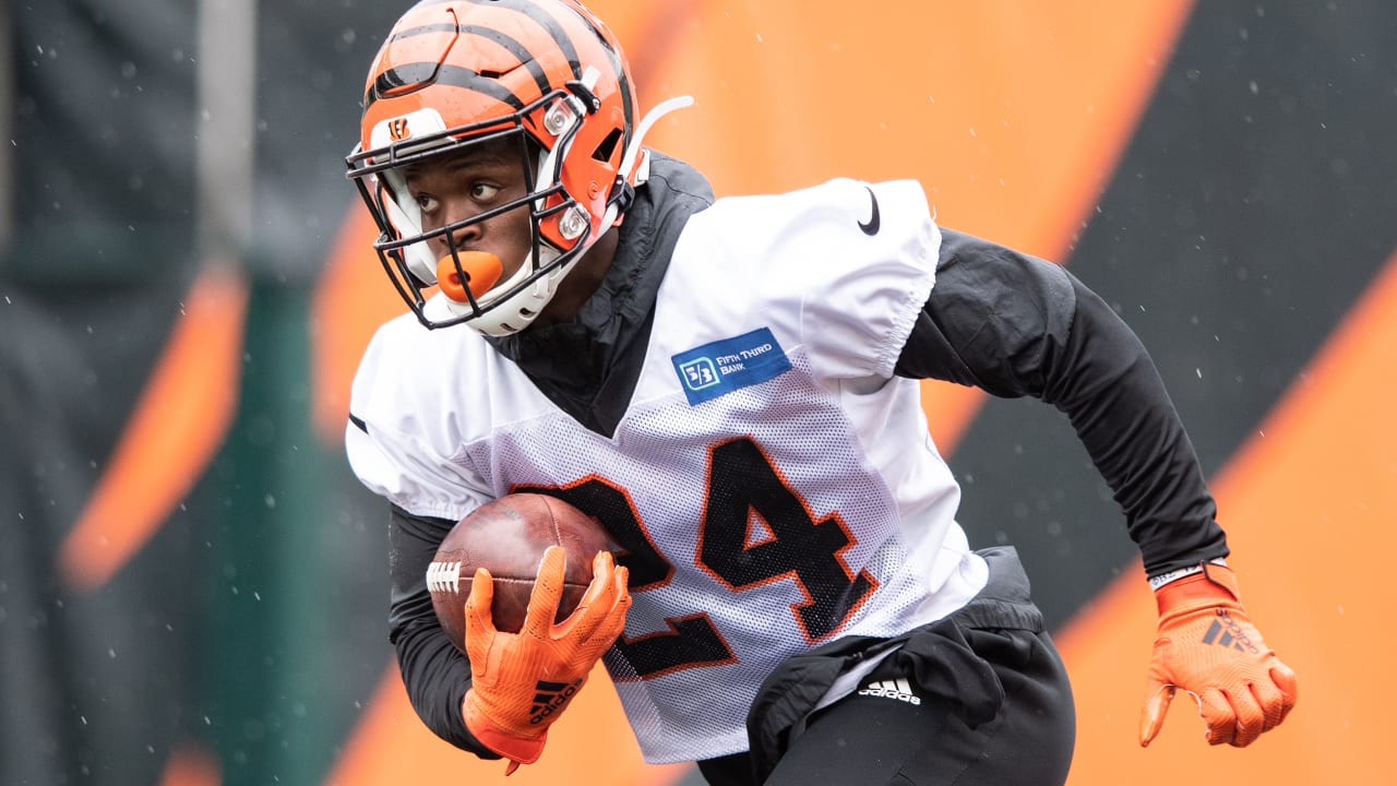 Quick Hits: Bengals Plan To Fire Away Again, In Search Of Big Plays;  Rainy Day Thoughts; Mixon Leads Efficient Backs; Building Blocks Prepping  For Ravens