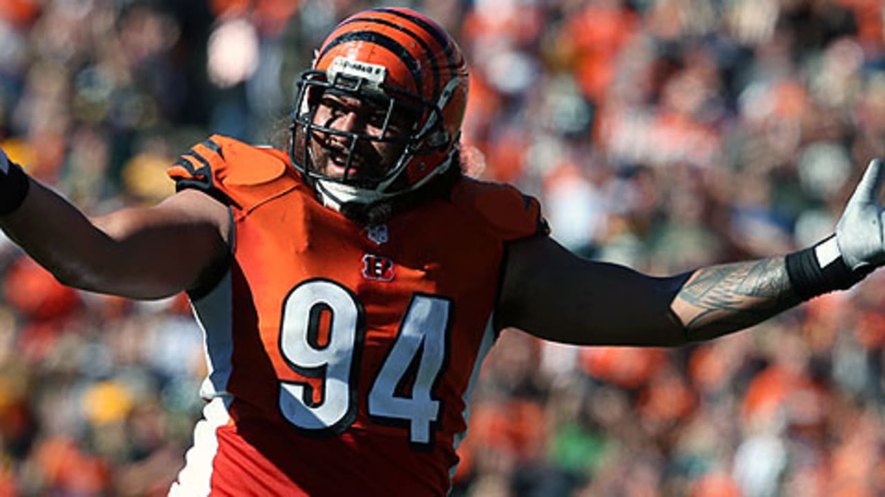 Bernard has TD run as Bengals beat Falcons 34-10