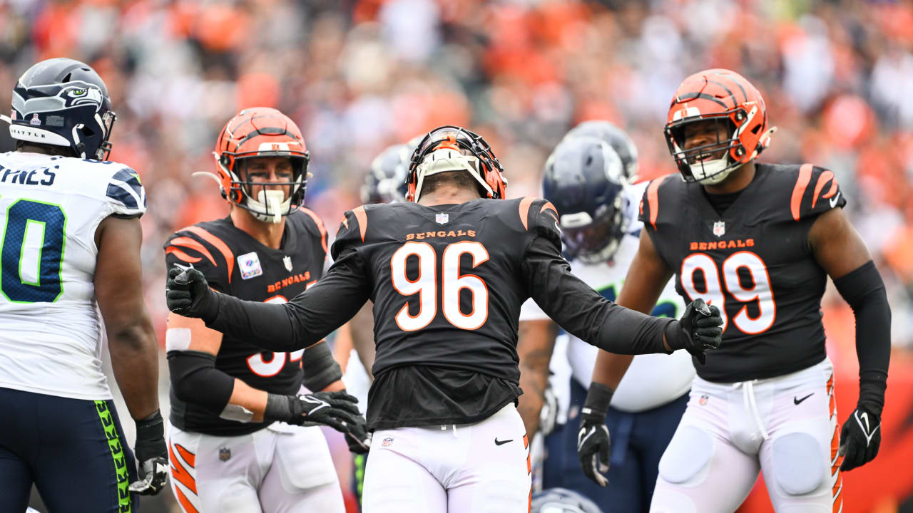 Quick Hits: Dr. Lou's Core Four; Another Sample Of Cam On Bengals Defense; Tough Tee; OC Callahan Looks At Centering Bye - Vimarsana News