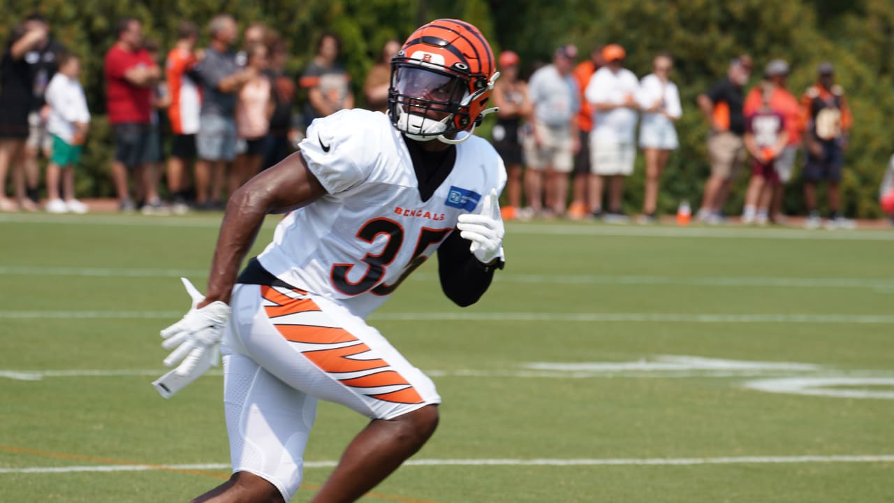 Michael Jordan at right guard as Bengals release depth chart ahead